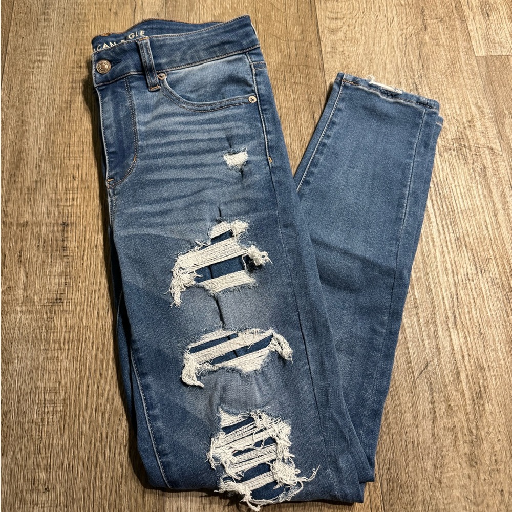 American Eagle Distressed Hi-Rise Jegging Size 8